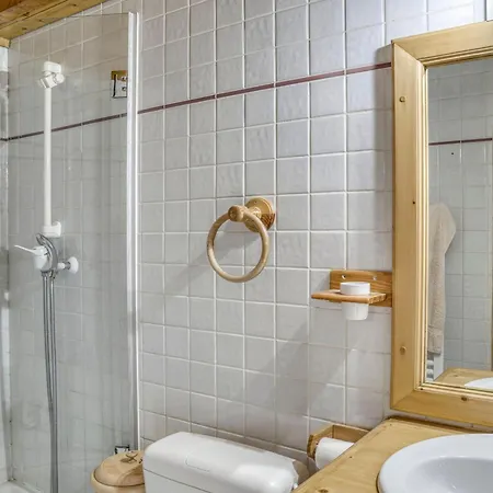 Chalet A Megeve, 4 Chambres, Proche Centre, Jardin, Pour 10 Pers. - Confort Et Services Inclus - Fr-1-453-1 Chalet *